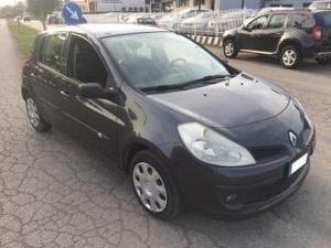 Renault clio  cv gpl 5 porte neopatentati