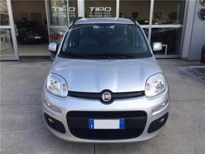 Fiat panda 1.2 lounge 69 cv con 5 posti e ruotino di scorta