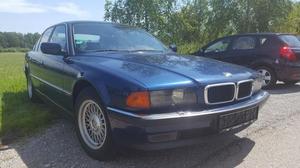 BMW 735i V8