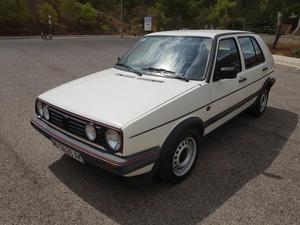 Volkswagen - Golf 1.8 I 8V - 