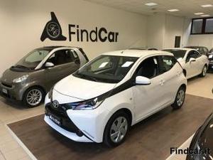 Toyota aygo 1.0 vvt-i 69 cv 5p. x-cool "x neopatentati"