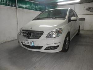 Mercedes-benz b 180 cdi premium