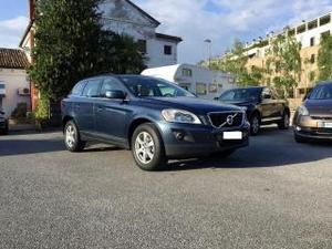 Volvo xc  d5 cv 185 aut awd momentum unico