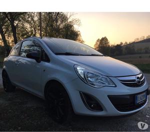 OPEL CORSA TENUTA PERFETTAMENTE