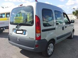Renault kangoo vetrato 5 posti autovettura