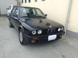 BMW serie E30 IS 4 porte