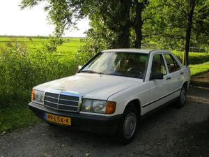 Mercedes-Benz - 190 E - 
