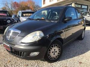 Lancia ypsilon v argento