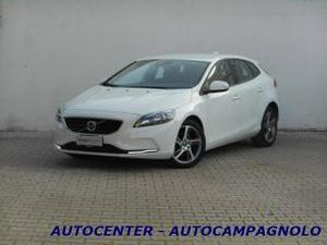 Volvo v40 d2 1.6 powershift kinetic + business connect