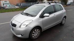 Toyota yaris 1.3 5 porte navi gpl