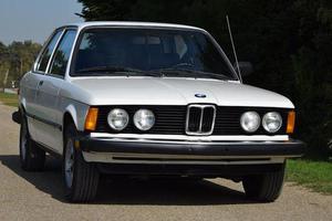 BMW - 320 I - 