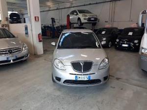 Lancia ypsilon 1.2 argento ok neopatentati