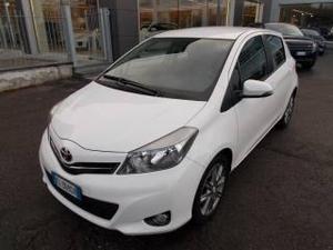 Toyota yaris 1.4 d-4d 5 porte style cambio automatico