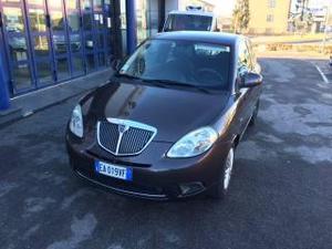 Lancia ypsilon 1.4 ecochic gpl oro bianco