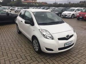 Toyota yaris 1.0 3 porte sol - neopatentati