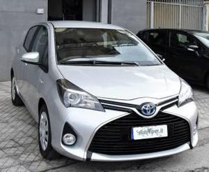 Toyota yaris 1.5 hybrid 5 porte business