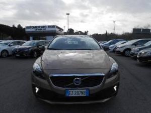 Volvo v40 c.country 2.0 d3 momentum geartronic
