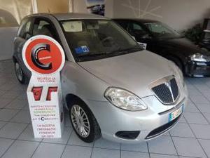 Lancia ypsilon 1.3 mjt 75 cv oro bianco