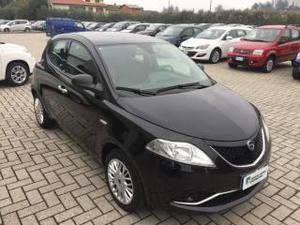 Lancia ypsilon  cv 5 porte silver - neopatentati