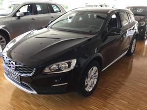 VOLVO V60 Cross Country D3 Geartronic Business Plus rif.