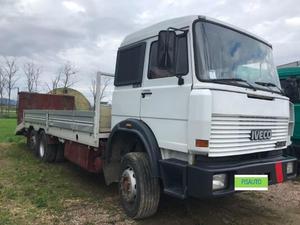 Iveco Altro IVECO -TRE ASSI CASSONATO CON RAMPA