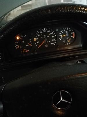Mercedes 200E auto storica
