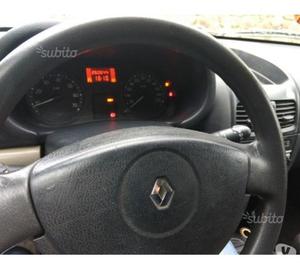 VENDO CLIO II° SERIE