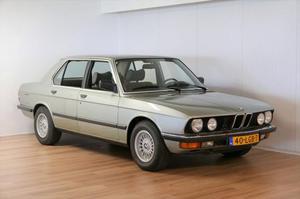 BMW - 528i E