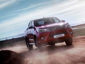 TOYOTA Hilux 2.4 D-4D 4WD 4 porte Double Cab Lounge rif.