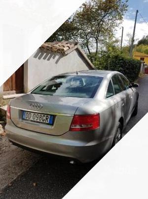 Audi A6 Berlina.  tratt