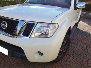 1 / 6 NISSAN NAVARA cassone lungo king cab-pick up