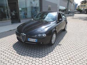 Alfa Romeo V TS ( porte Distinctive