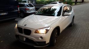 Stupenda BMW X1 bianca