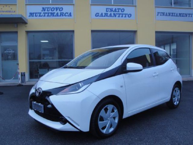 Toyota Aygo 1.0 VVT-i 69 CV 5 porte x-play