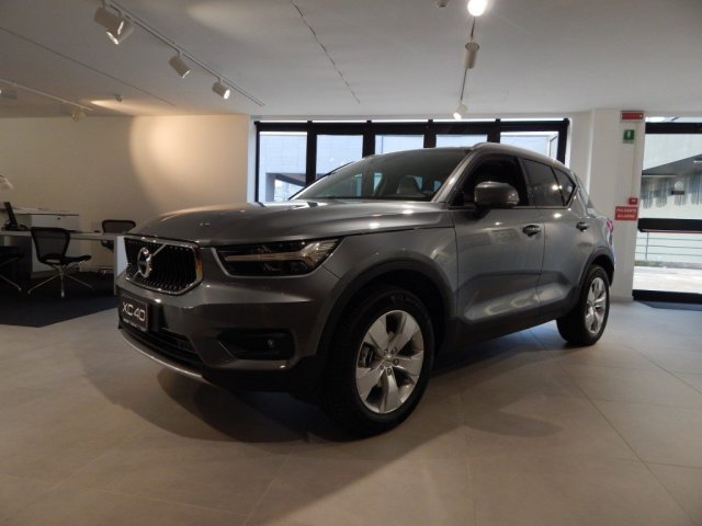 Volvo XC40 T4 Momentum Geartronic PRONTA CONSEGNA