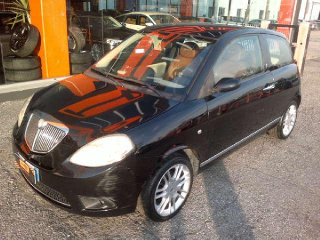 Lancia Ypsilon 1.3 MJT Argento