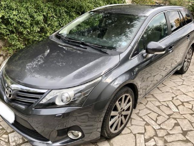 Toyota Avensis 2.2 D-Cat aut. Wagon Lounge