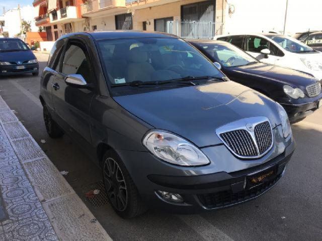 Lancia Ypsilon 1.2 Oro Giallo