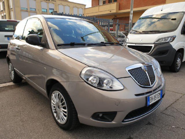 Lancia Ypsilon