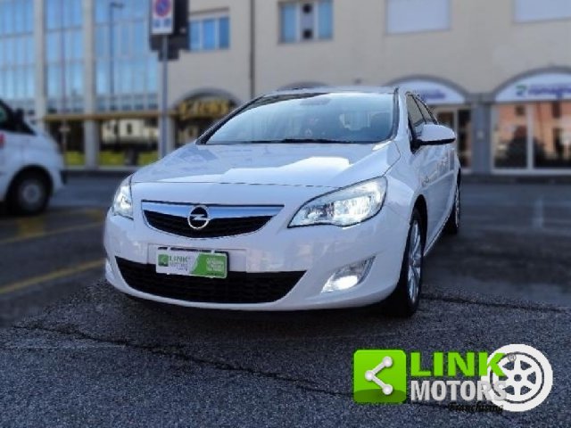 Opel Astra 1.6 T 180 CV ST Cosmo