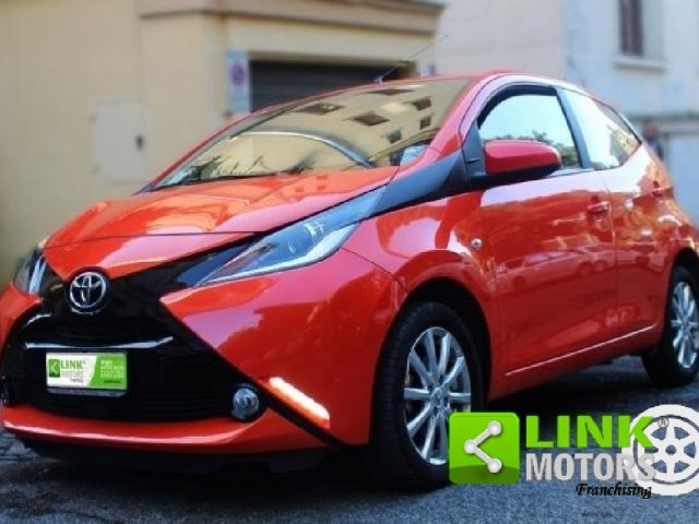 Toyota Aygo 1.0 VVT-i 69 CV 5 porte x-play MMT