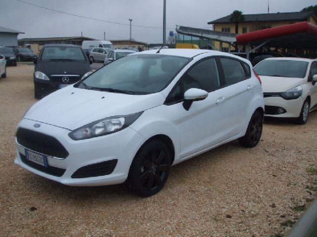 Ford Fiesta  CV 5p. Titanium