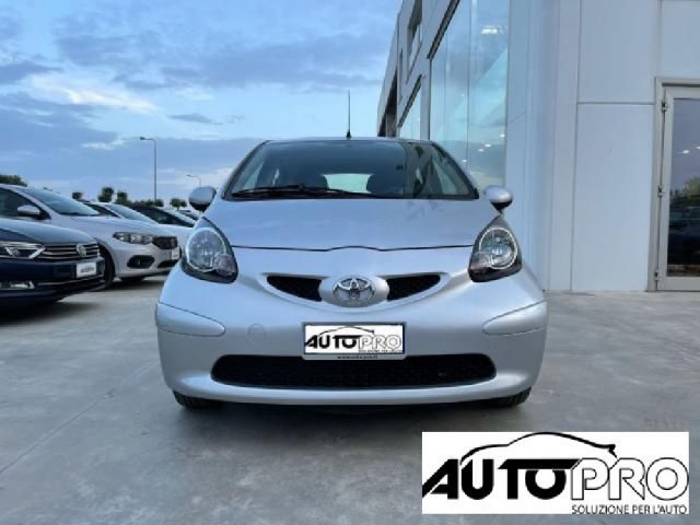 Toyota Aygo 12V VVT-i 5 porte Now