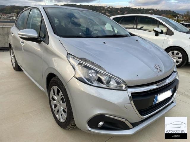 Peugeot 208 PureTech 82 5p. Allure