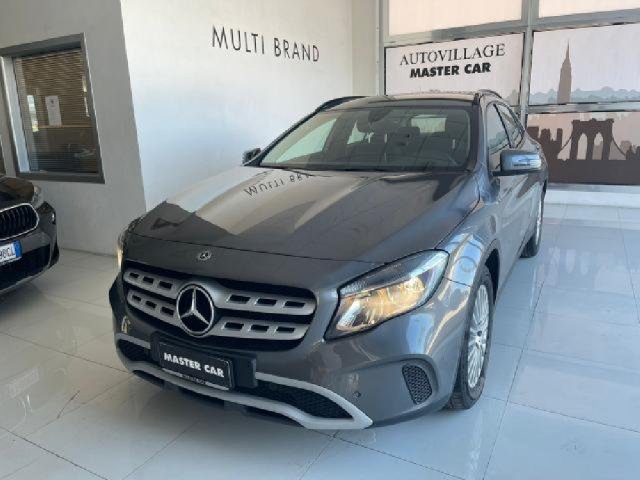 Mercedes-Benz Classe GLA GLA 200 d Automatic 4Matic Business