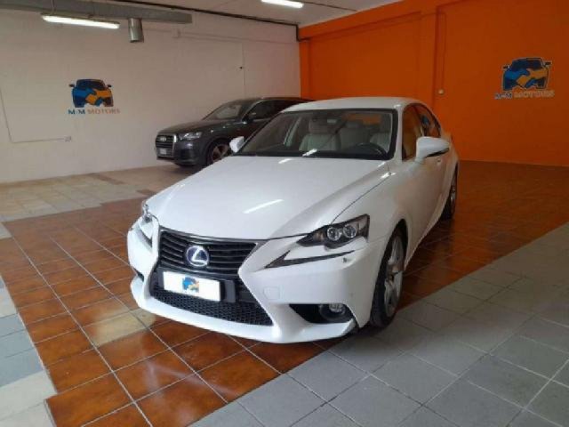 Lexus IS