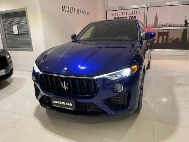 Maserati Levante V CV AWD Gransport