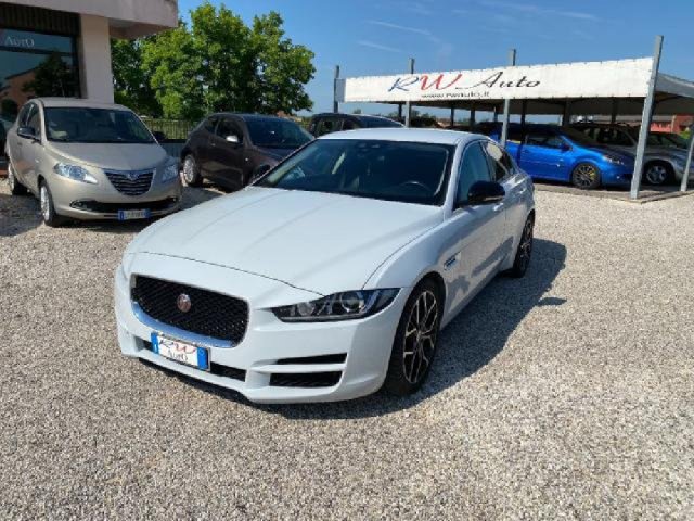 Jaguar XE 2.0 D Turbo 180 CV aut. Prestige