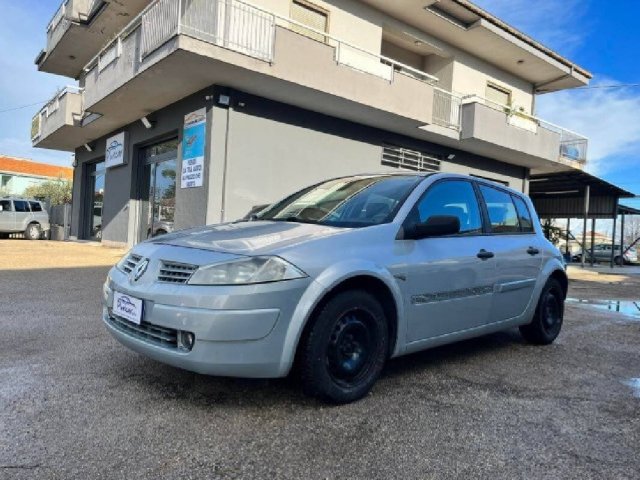 Toyota RAV4 2.0 Tdi D-4D 5 porte Sol