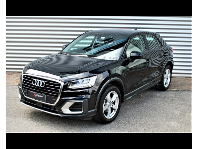 Audi 50 Audi Q2 Identity Black 35 TFSI ) kW(CV) S t